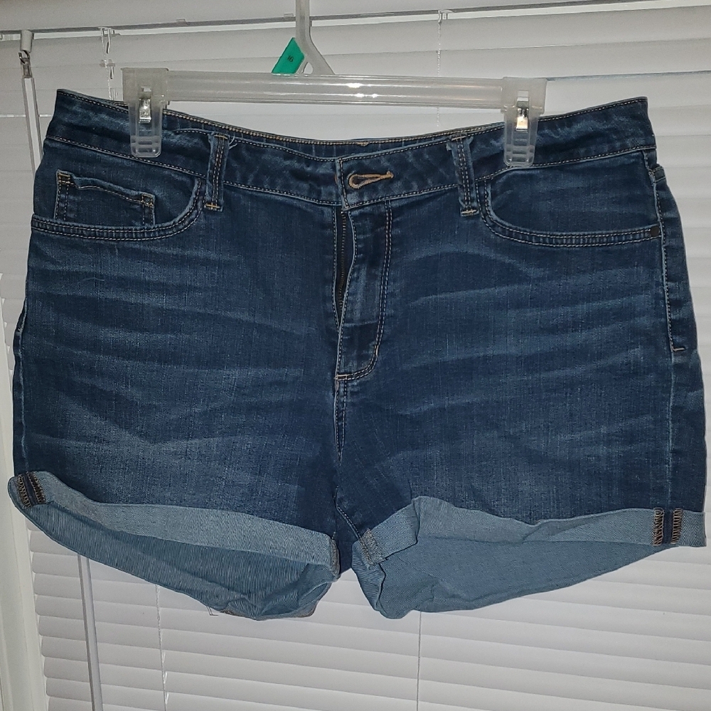 a.n.a Blue Jean Shorts with Cuffed Hem Size 16